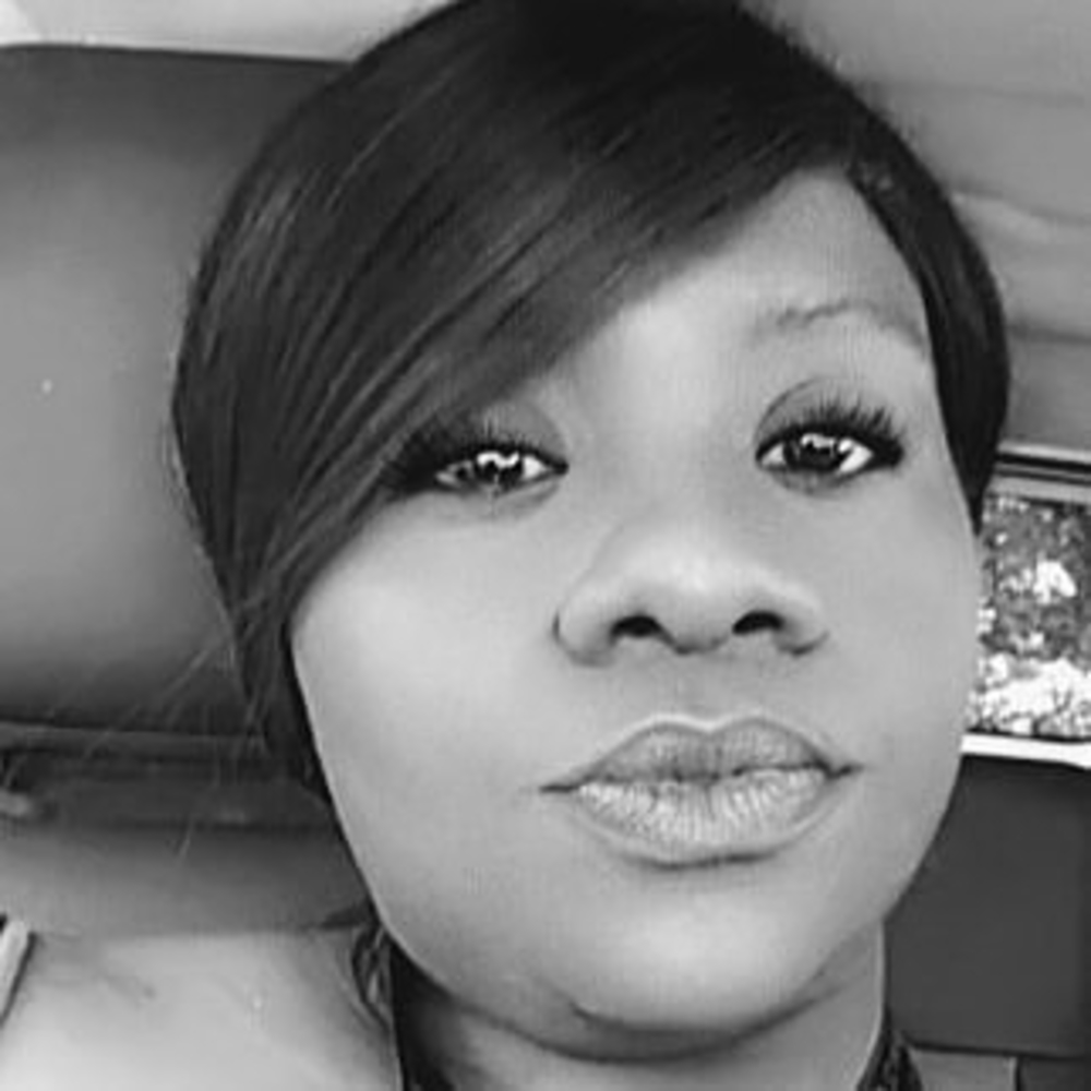 Meet your Posher, Courtney